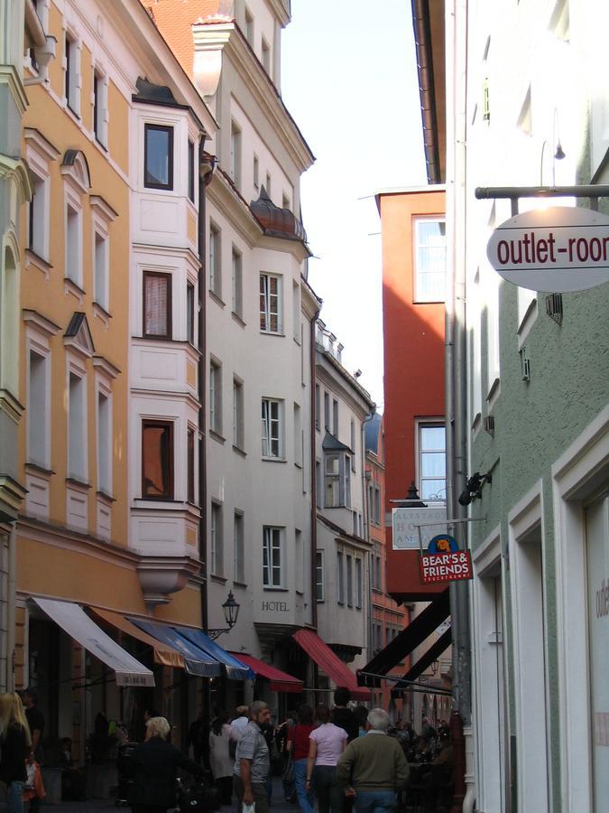 Hotel Am Peterstor Regensburg Bagian luar foto