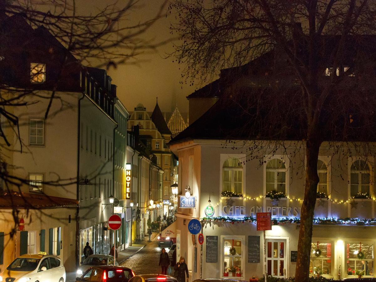 Hotel Am Peterstor Regensburg Bagian luar foto