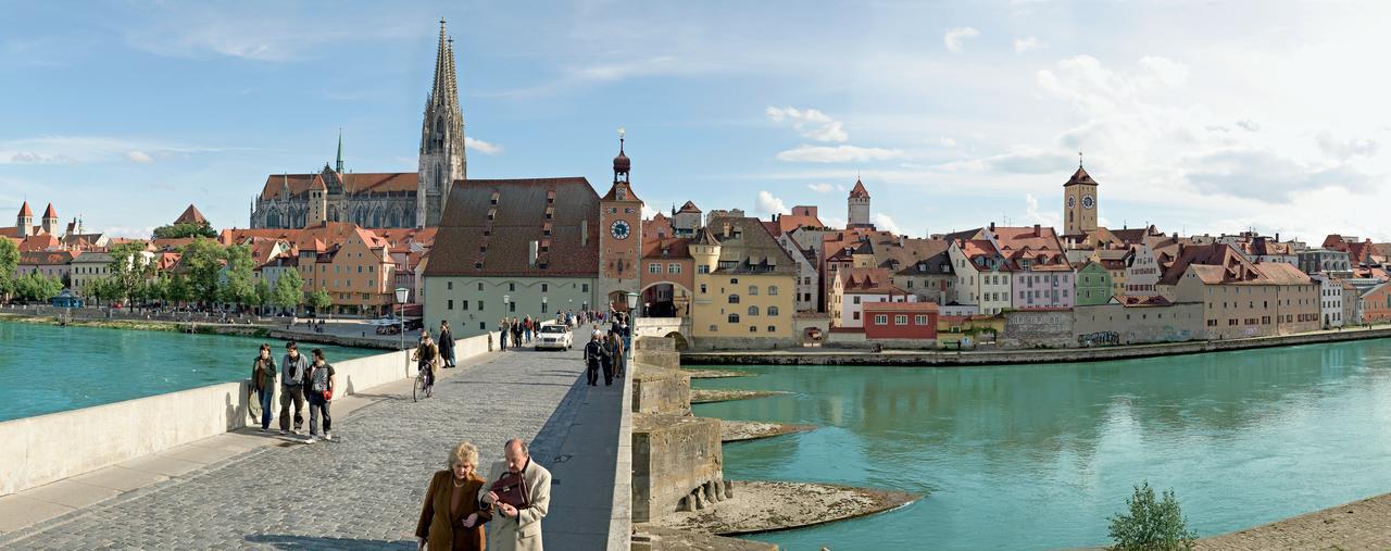 Hotel Am Peterstor Regensburg Bagian luar foto