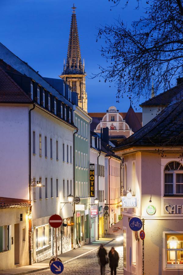 Hotel Am Peterstor Regensburg Bagian luar foto